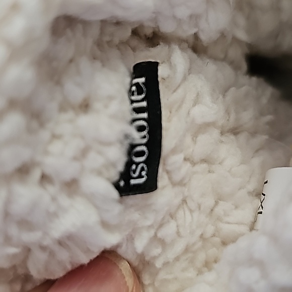 Isotoner women's wrist smart dri microsuede winter gloves. NWOT. Size large Gray - Picture 8 of 8